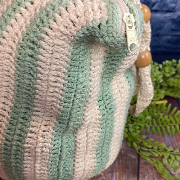 Crochet Woven Striped Round Zippered Bucket Tote with bead accents - Picture 6 of 13